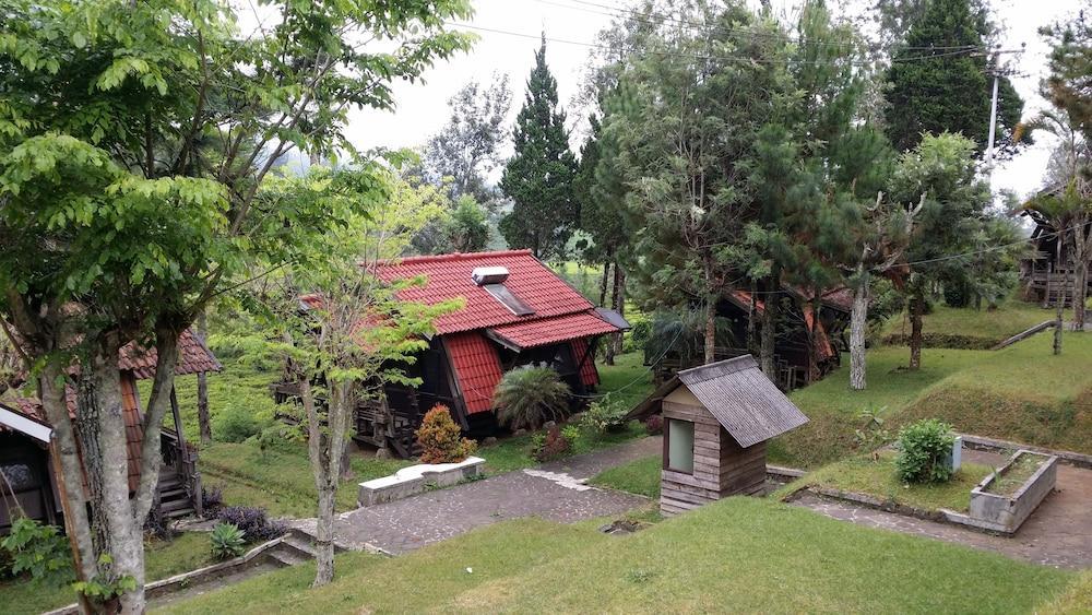 Aubrey Ciwidey Taman liburan