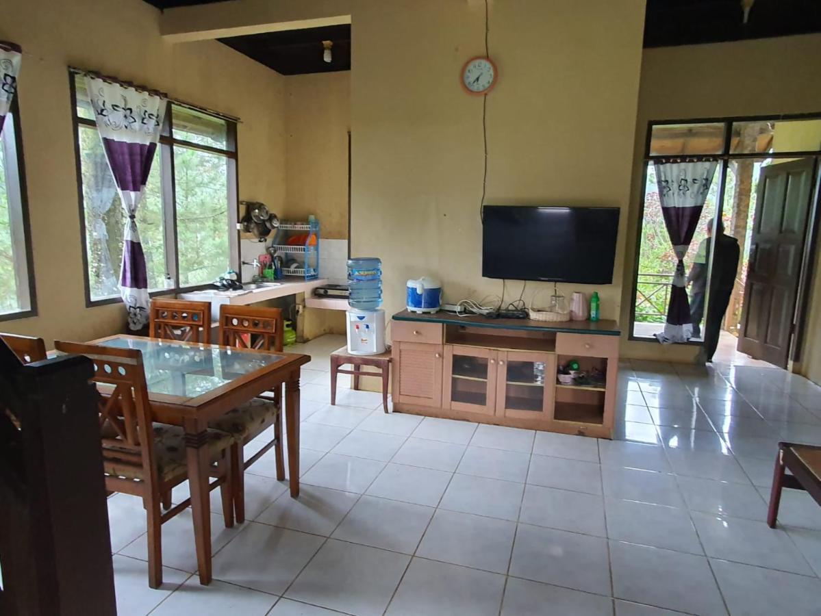 Aubrey Ciwidey Taman liburan *